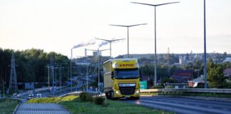 Ile waży cały zestaw tir?