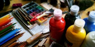 Jak się nosi akryl?