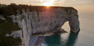 Czym się rożni Sauvage od Sauvage Elixir?